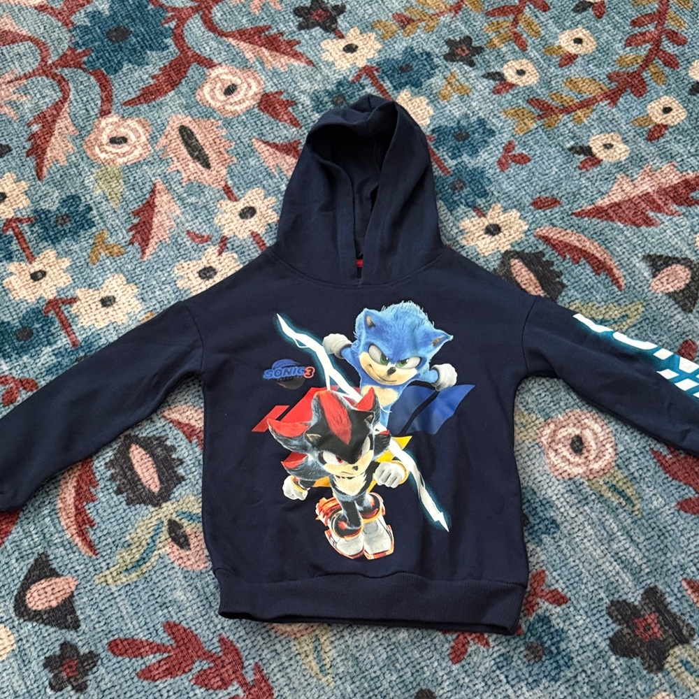 NWT • sonic • sonic 3 graphic pullover